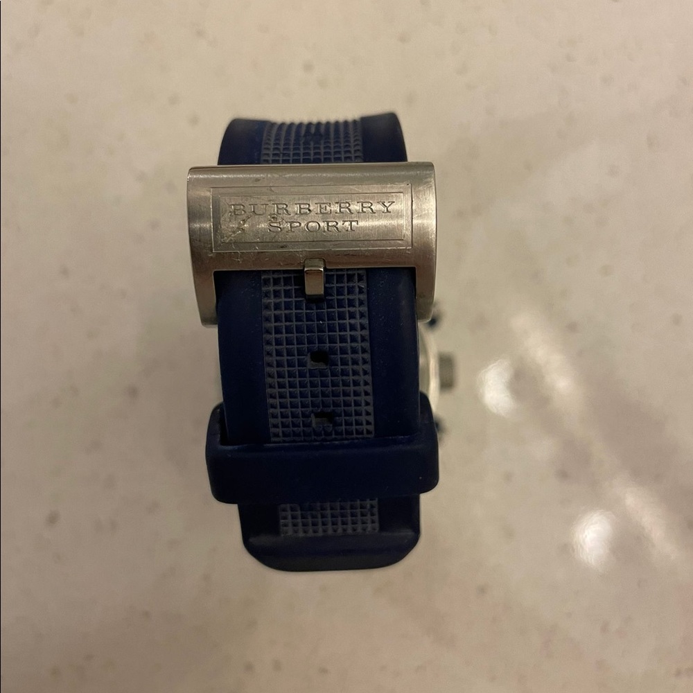 Burberry sport watch - Picture 3 of 3